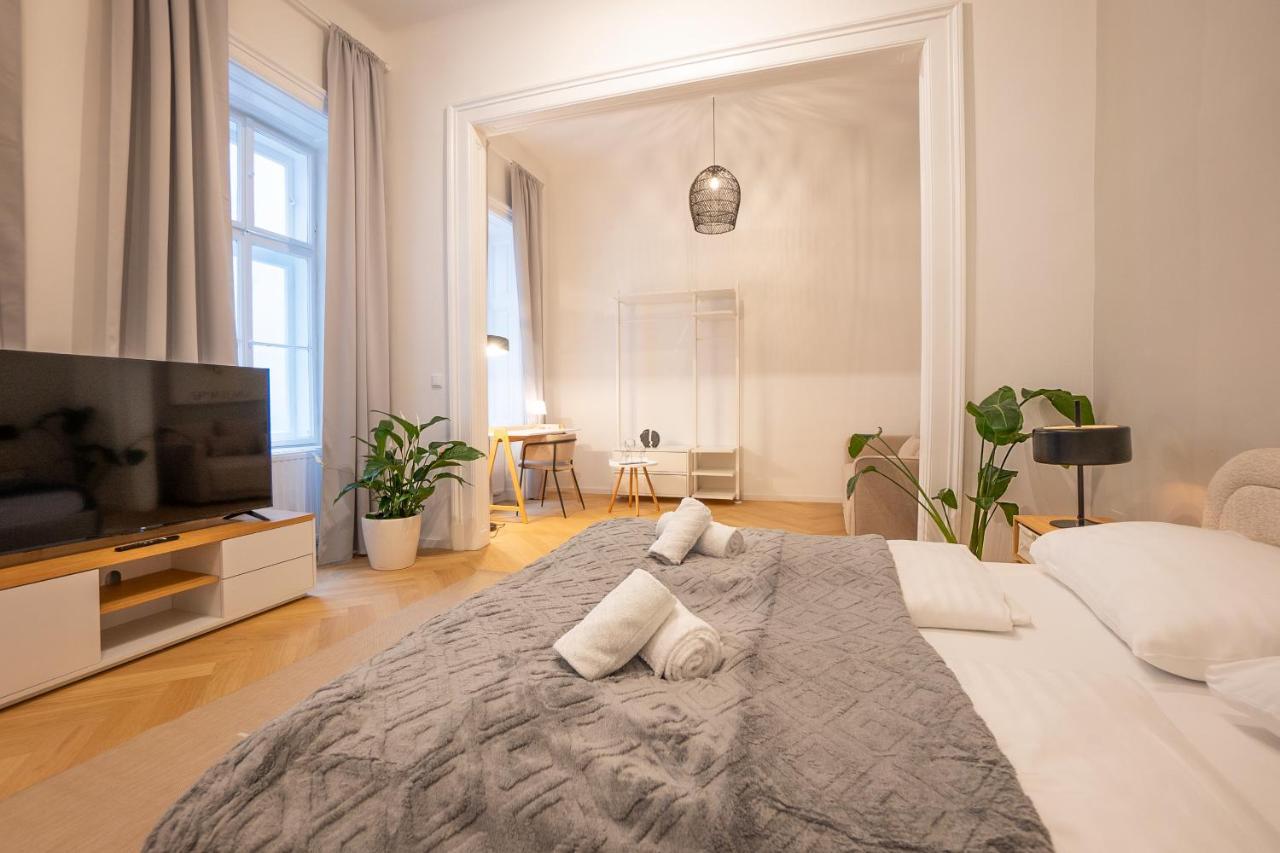 Spacious 110М2 Flat In The City Center Viyana Dış mekan fotoğraf